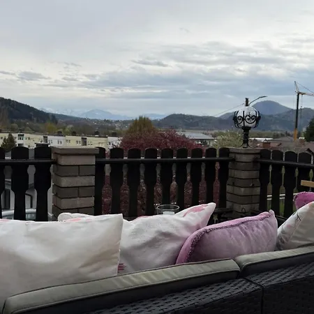 Stilvolles Fuer 2 Mit Terrasse 格兰河畔圣法伊特